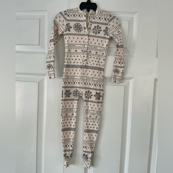 SKIMS Logo Pointelle Henley Onesie - Picture 13 of 16